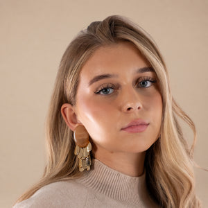 Boucles d'oreilles beige dorée