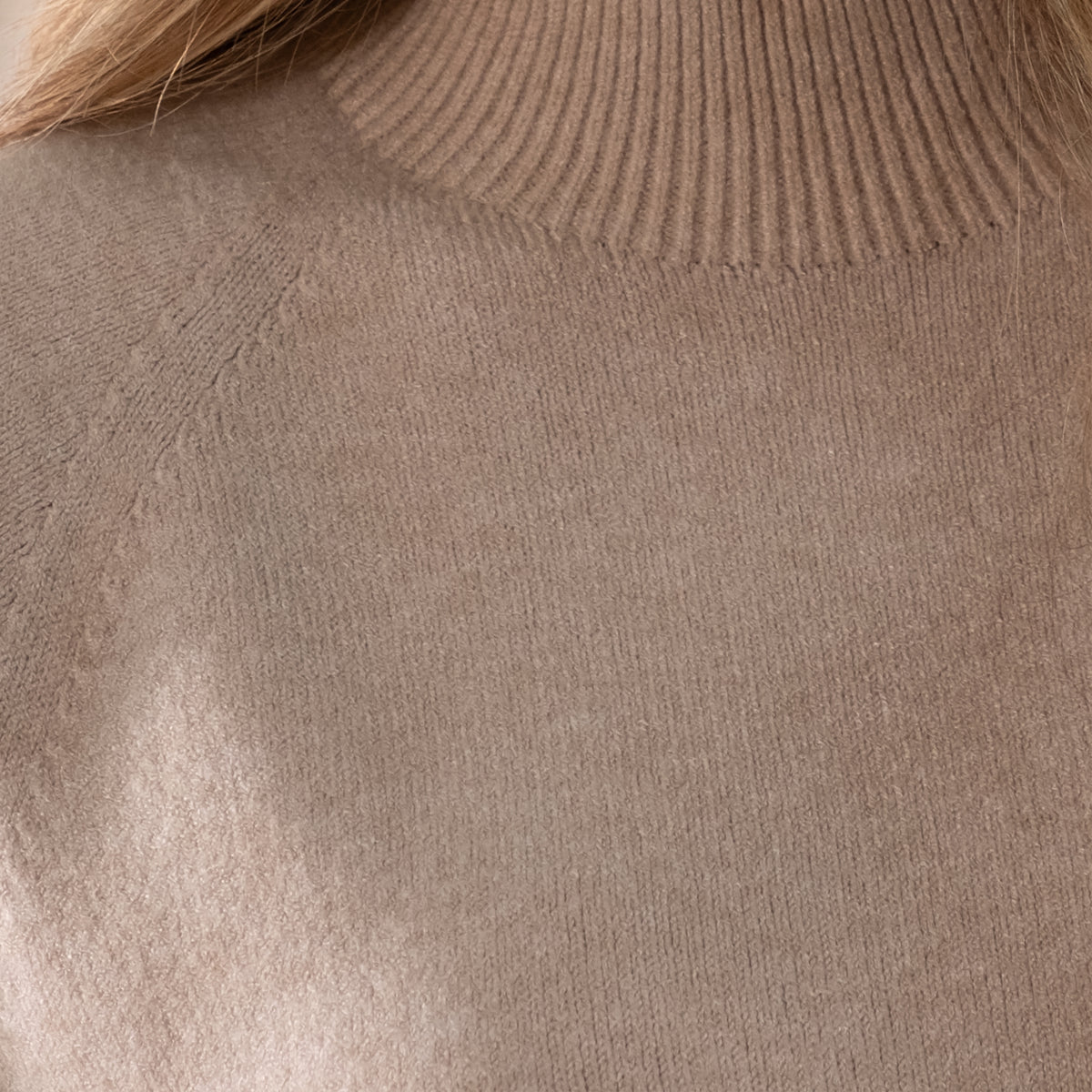Pull col montant